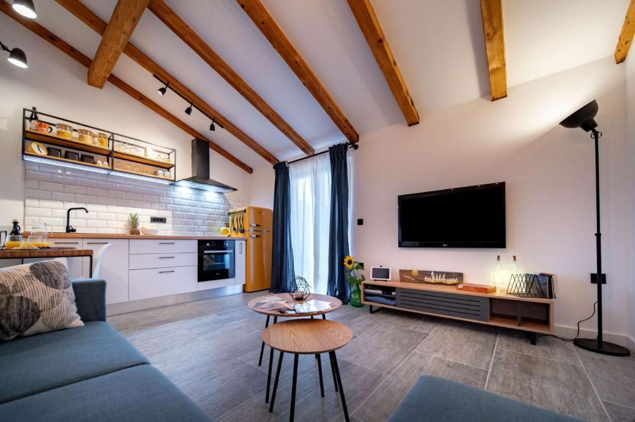 Novouredeni Apartman Marko Mundanije Ngoại thất bức ảnh