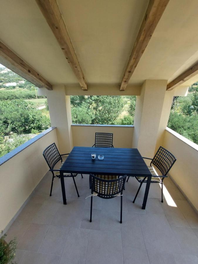 Novouredeni Apartman Marko Mundanije Ngoại thất bức ảnh