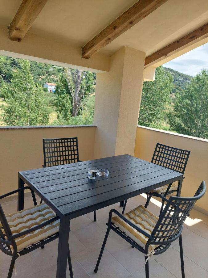 Novouredeni Apartman Marko Mundanije Ngoại thất bức ảnh